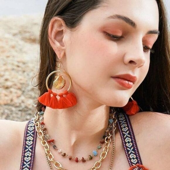 NWT fashion  gold hoop earrings - Picture 3 of 4